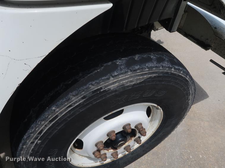 image for item AX9030 2007 International 7400 digger derrick truck