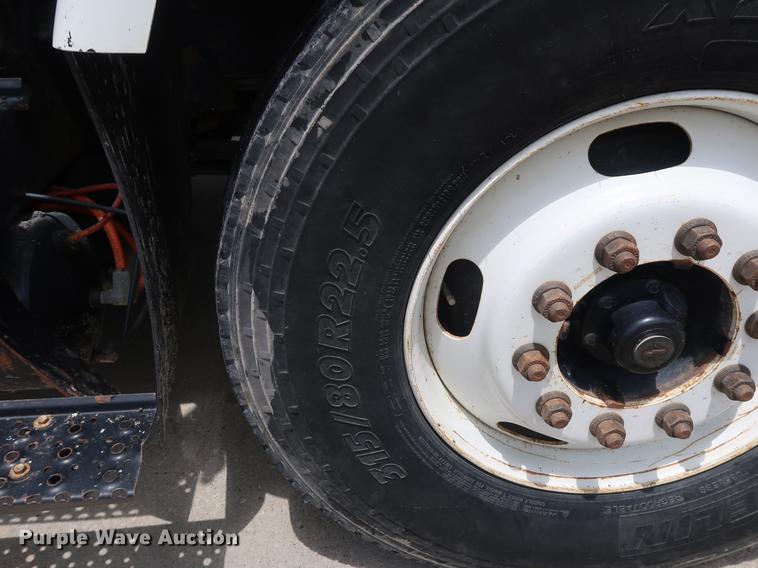 image for item AX9030 2007 International 7400 digger derrick truck