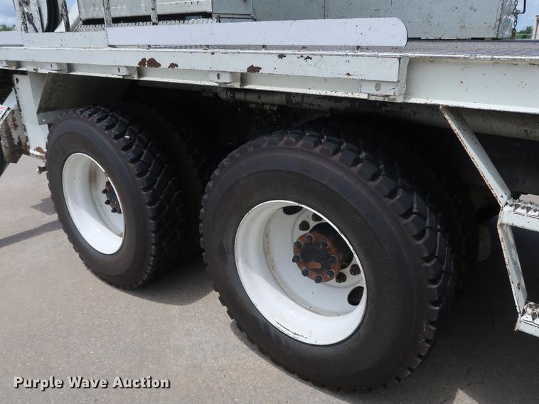 image for item AX9030 2007 International 7400 digger derrick truck