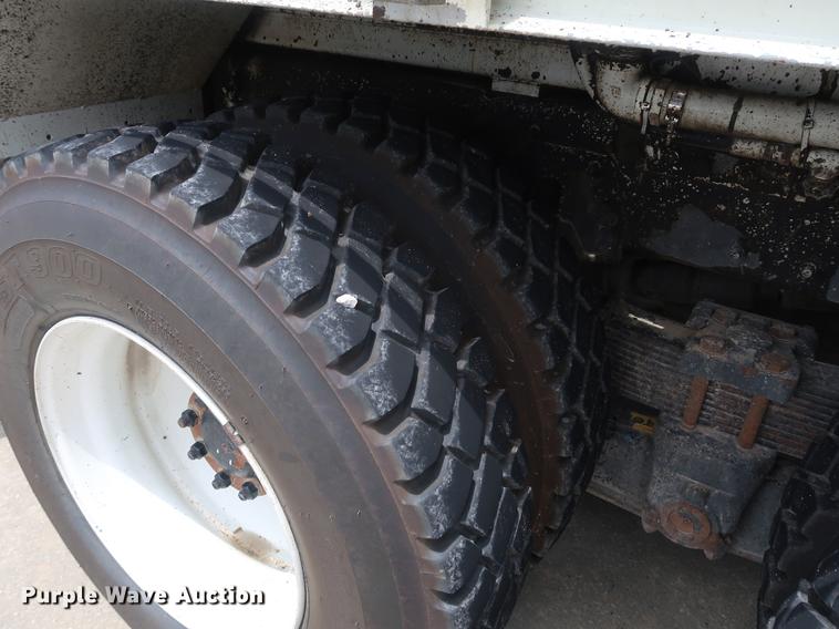 image for item AX9030 2007 International 7400 digger derrick truck