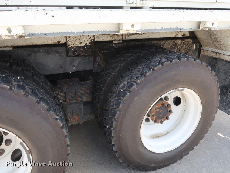 image for item AX9030 2007 International 7400 digger derrick truck