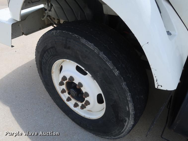 image for item AX9030 2007 International 7400 digger derrick truck