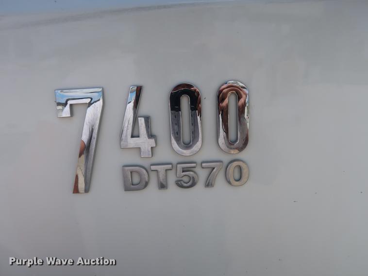 image for item AX9030 2007 International 7400 digger derrick truck