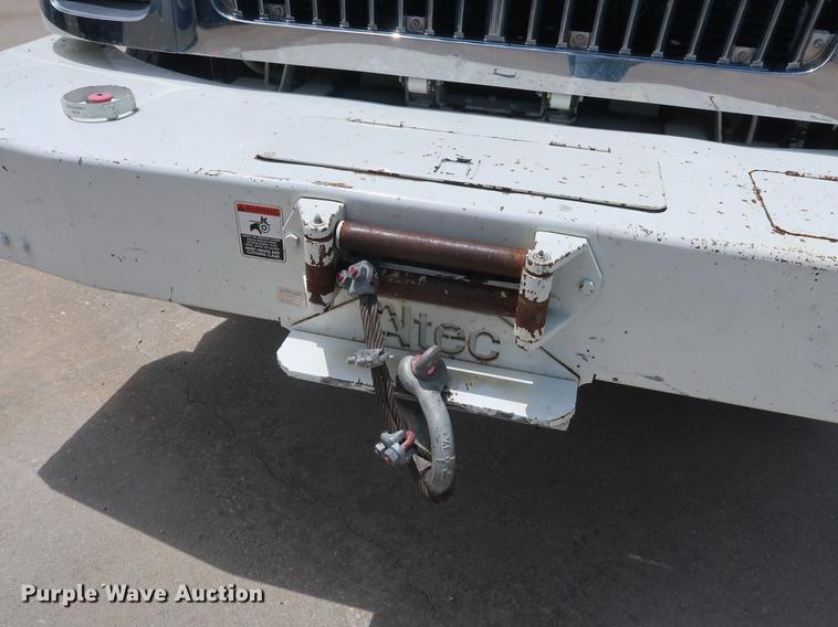 image for item AX9030 2007 International 7400 digger derrick truck