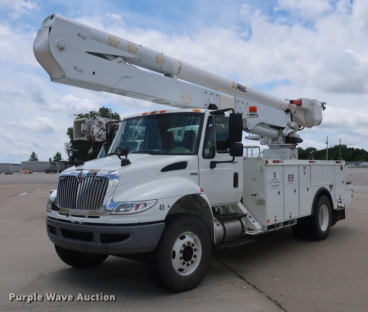 image for item AX9031 2010 International DuraStar 4400 bucket truck