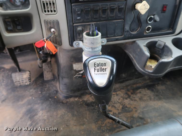 image for item AX9031 2010 International DuraStar 4400 bucket truck