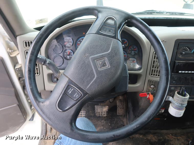 image for item AX9031 2010 International DuraStar 4400 bucket truck