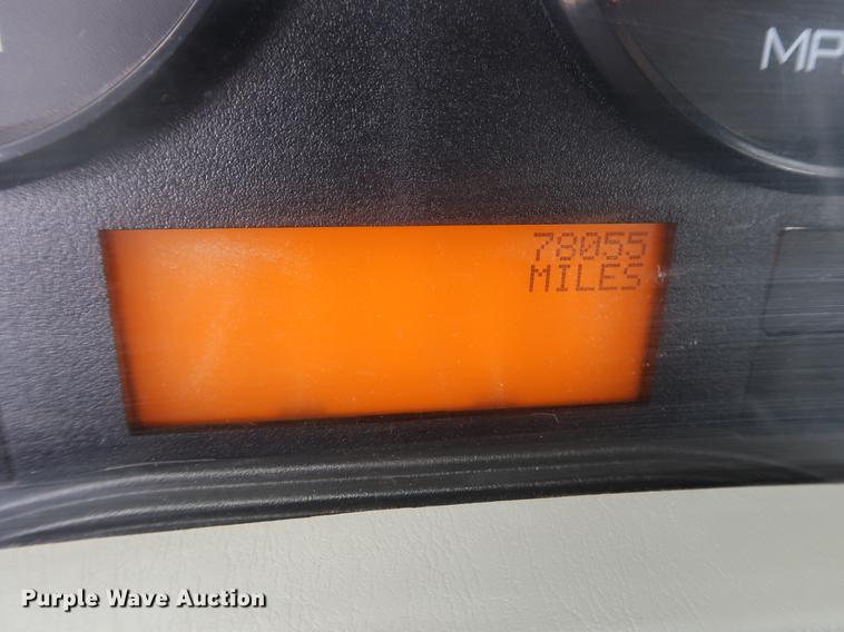 image for item AX9031 2010 International DuraStar 4400 bucket truck