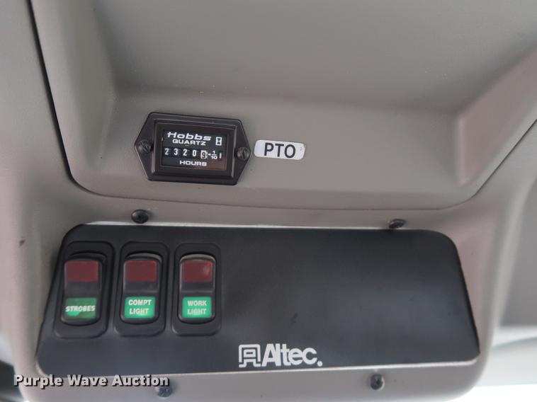 image for item AX9031 2010 International DuraStar 4400 bucket truck