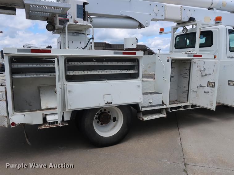 image for item AX9031 2010 International DuraStar 4400 bucket truck