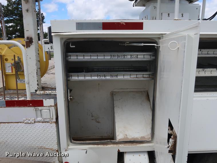 image for item AX9031 2010 International DuraStar 4400 bucket truck