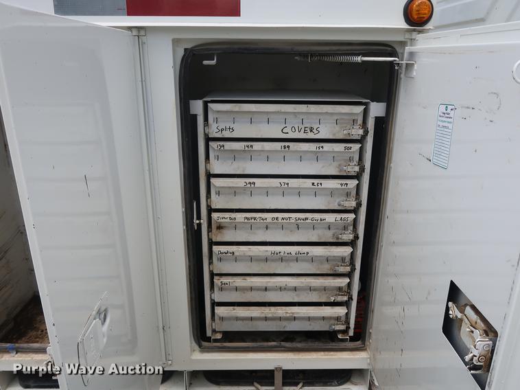 image for item AX9031 2010 International DuraStar 4400 bucket truck