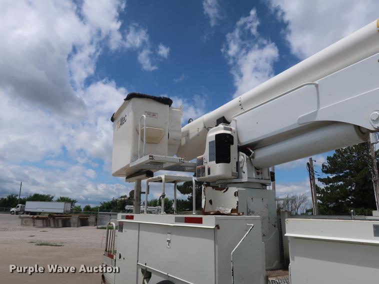 image for item AX9031 2010 International DuraStar 4400 bucket truck