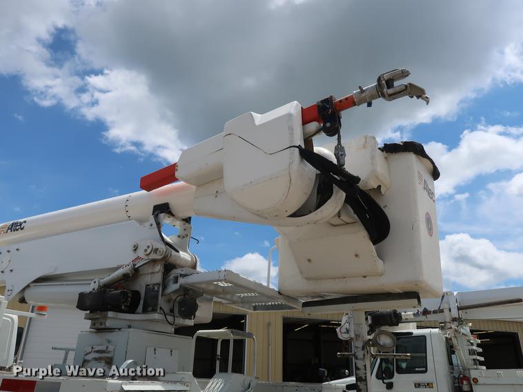 image for item AX9031 2010 International DuraStar 4400 bucket truck