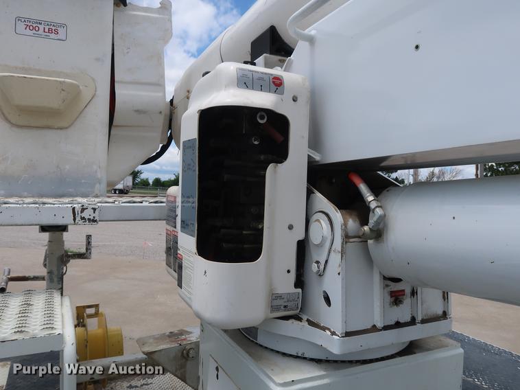 image for item AX9031 2010 International DuraStar 4400 bucket truck