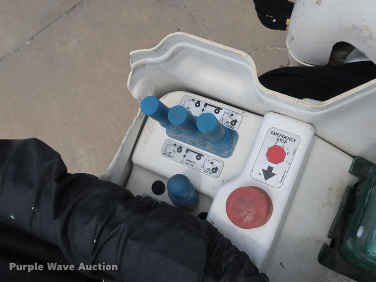 image for item AX9031 2010 International DuraStar 4400 bucket truck