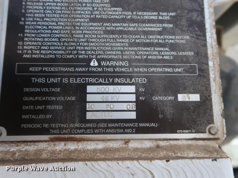 image for item AX9031 2010 International DuraStar 4400 bucket truck