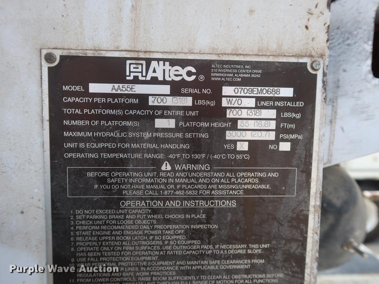 image for item AX9031 2010 International DuraStar 4400 bucket truck