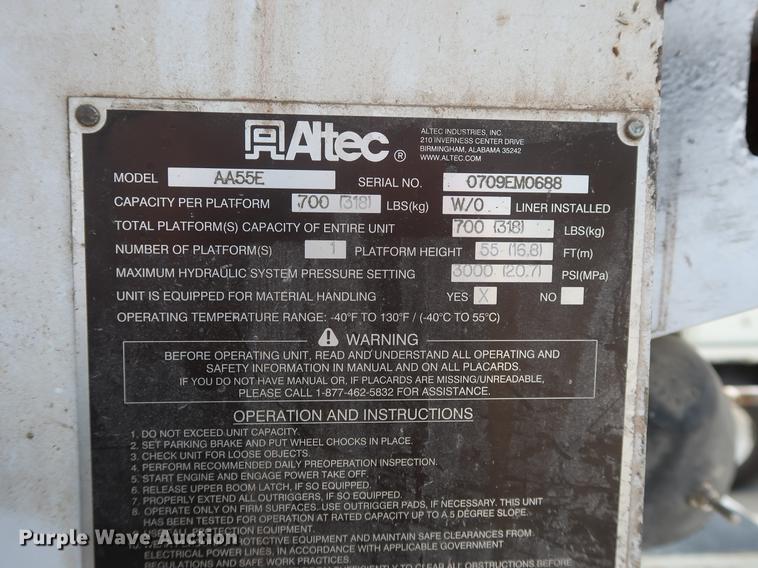 image for item AX9031 2010 International DuraStar 4400 bucket truck