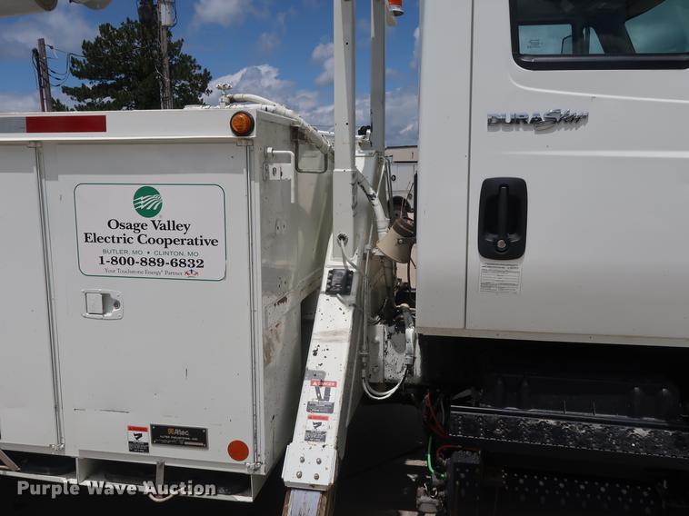 image for item AX9031 2010 International DuraStar 4400 bucket truck