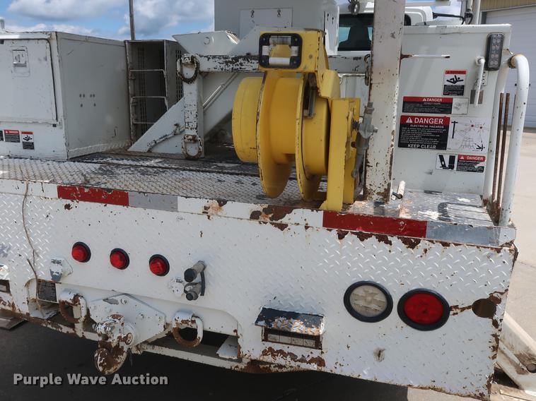 image for item AX9031 2010 International DuraStar 4400 bucket truck