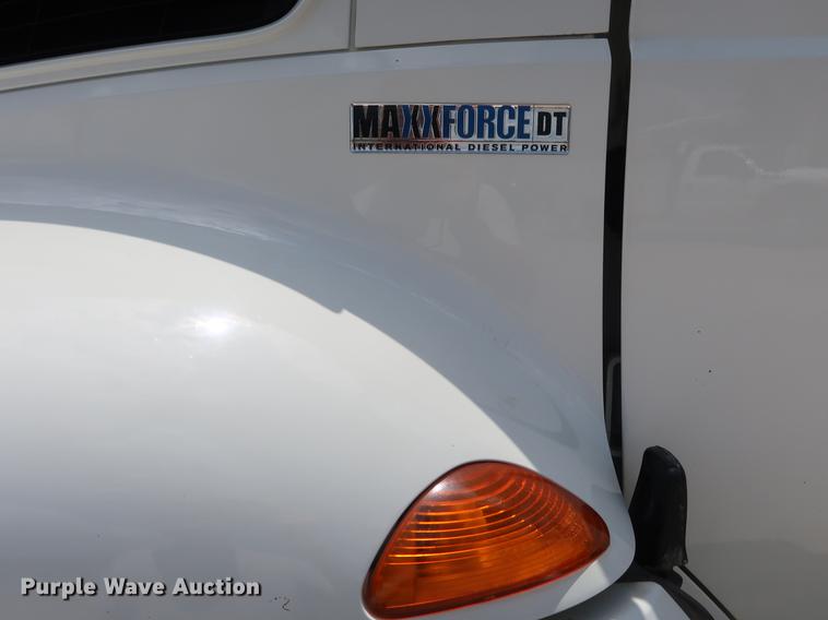 image for item AX9031 2010 International DuraStar 4400 bucket truck