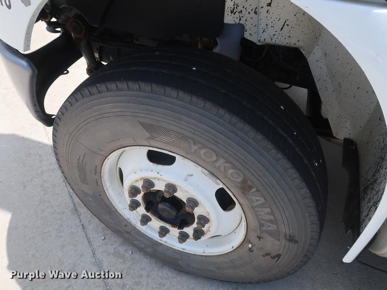 image for item AX9031 2010 International DuraStar 4400 bucket truck