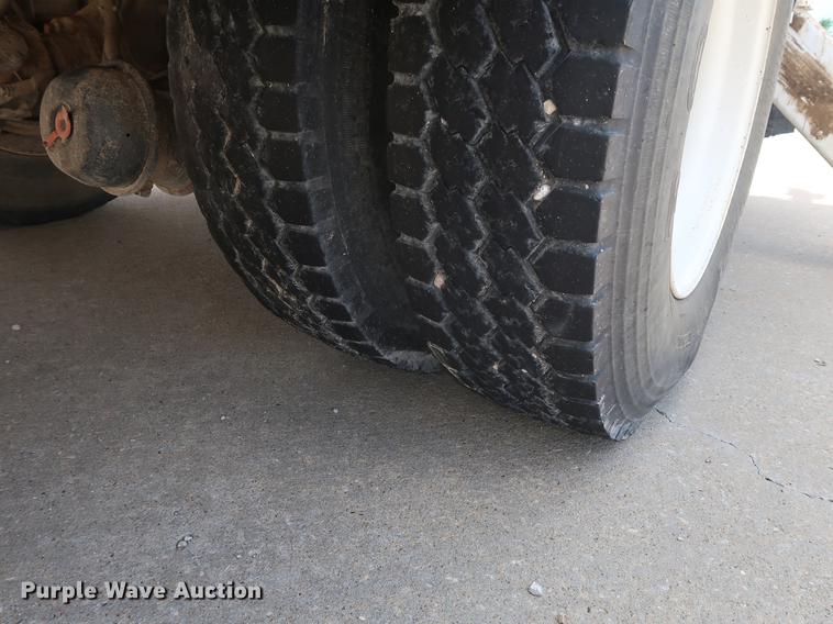 image for item AX9031 2010 International DuraStar 4400 bucket truck