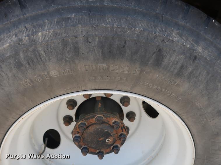 image for item AX9031 2010 International DuraStar 4400 bucket truck