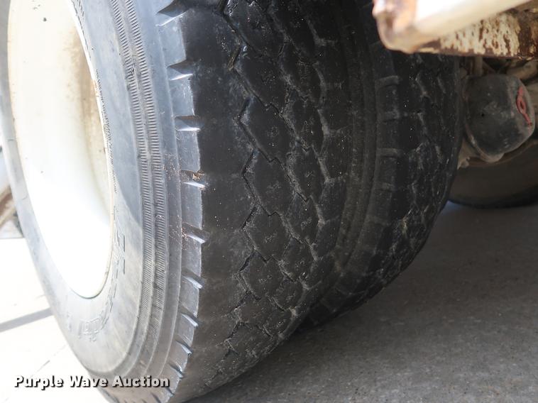 image for item AX9031 2010 International DuraStar 4400 bucket truck