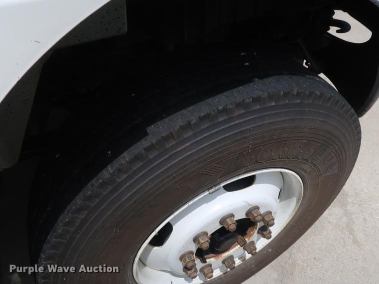 image for item AX9031 2010 International DuraStar 4400 bucket truck