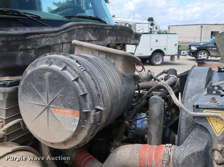 image for item AX9031 2010 International DuraStar 4400 bucket truck