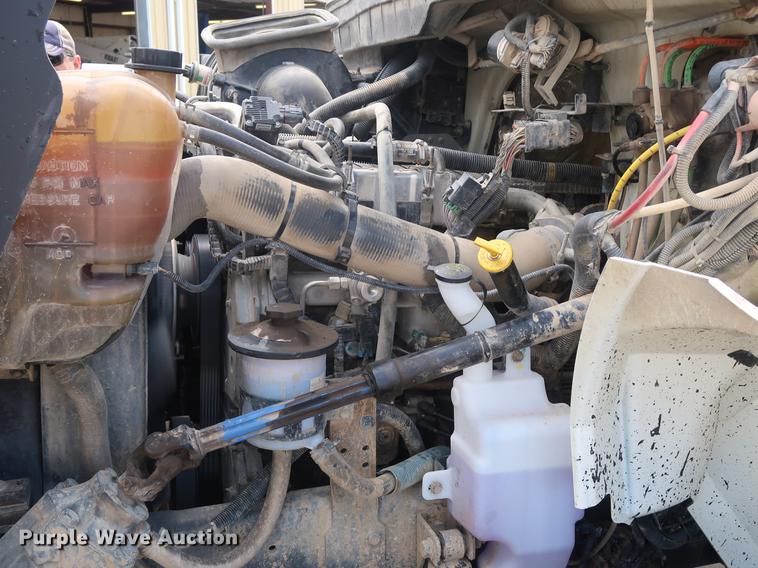 image for item AX9031 2010 International DuraStar 4400 bucket truck