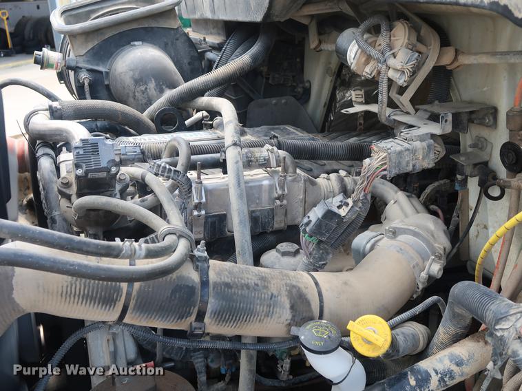 image for item AX9031 2010 International DuraStar 4400 bucket truck