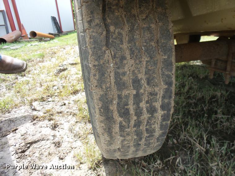 image for item BI9501 1995 Ingersoll Rand 185 air compressor