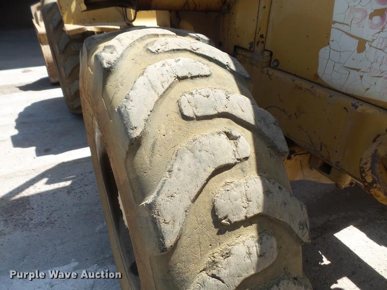 image for item DB6171 1977 Caterpillar 920 wheel loader