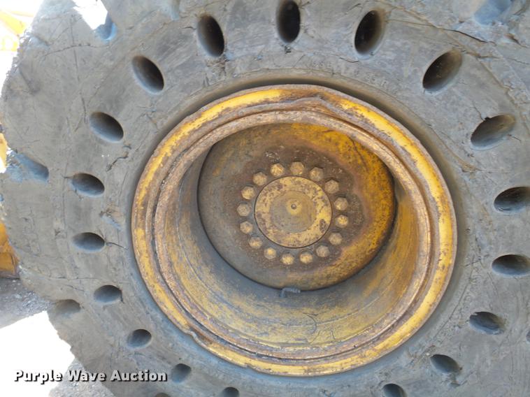 image for item DB7108 1991 Caterpillar 936E wheel loader