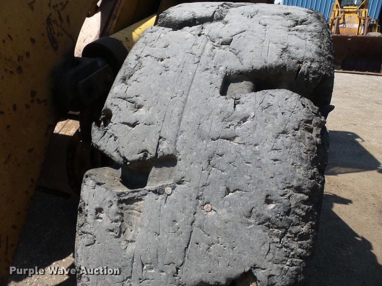 image for item DB7108 1991 Caterpillar 936E wheel loader