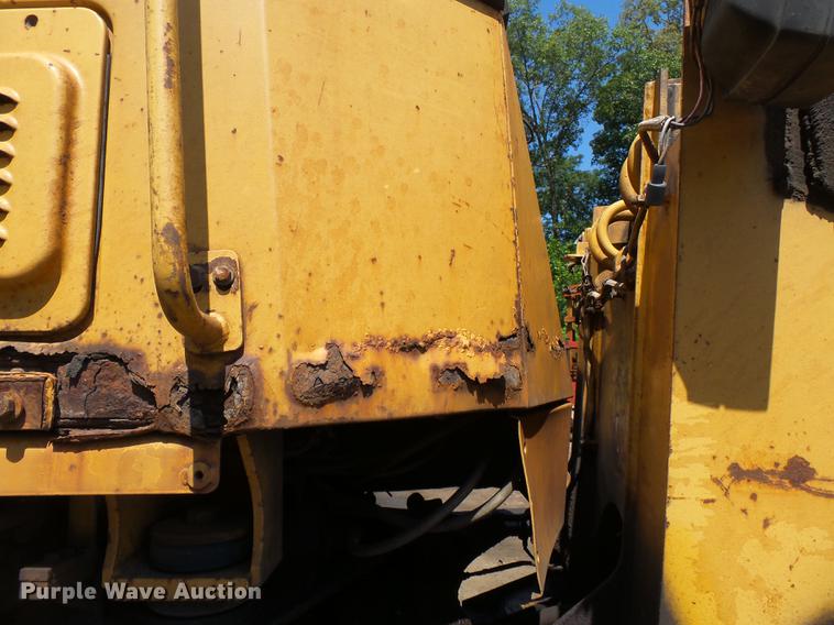 image for item DB7108 1991 Caterpillar 936E wheel loader
