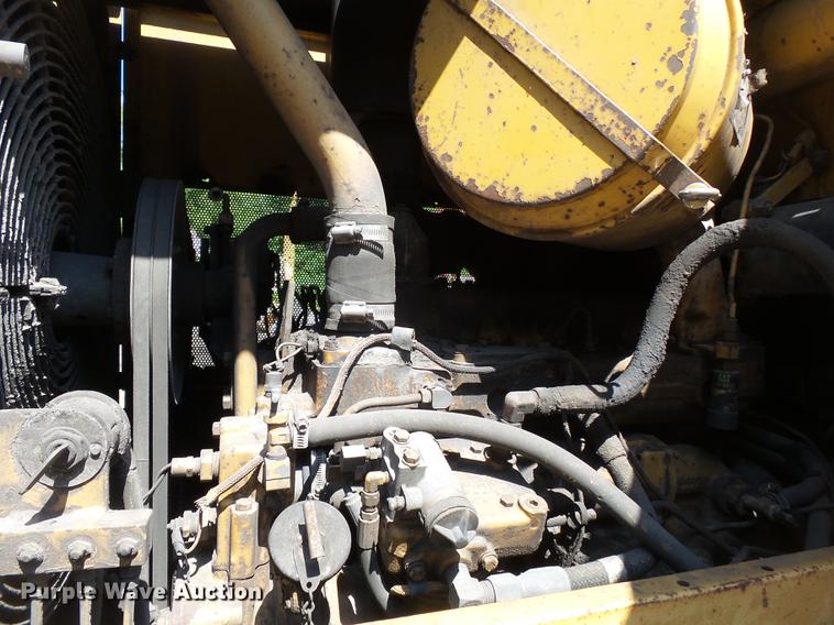 image for item DB7108 1991 Caterpillar 936E wheel loader