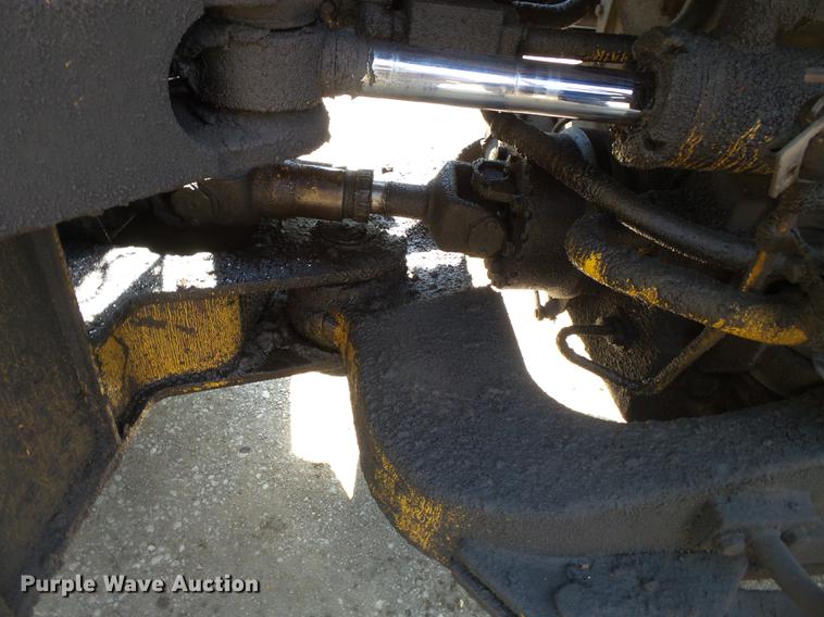 image for item DB7108 1991 Caterpillar 936E wheel loader