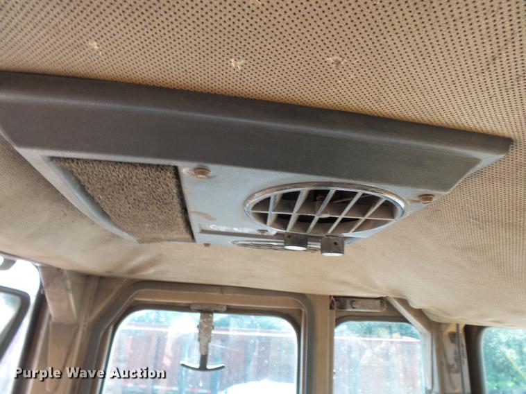 image for item DB7108 1991 Caterpillar 936E wheel loader