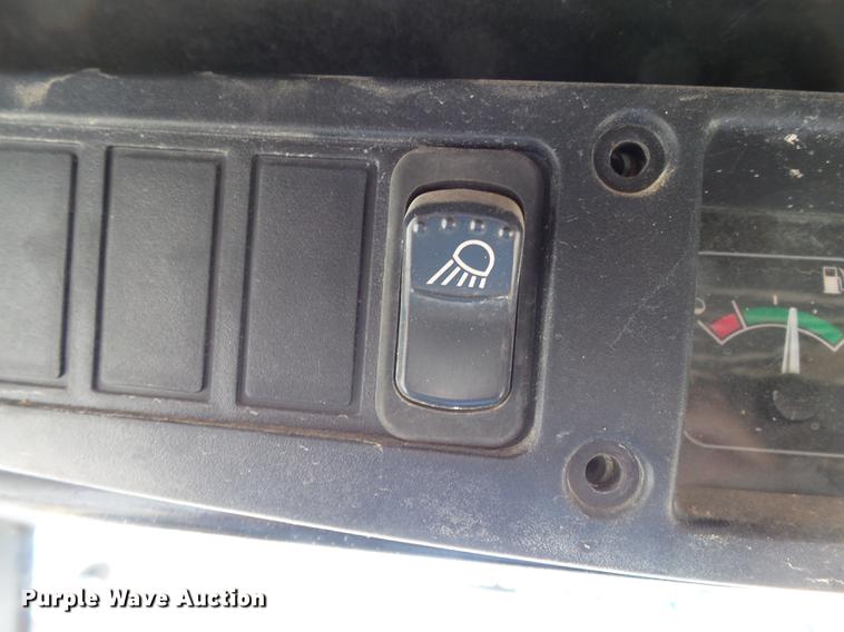 image for item DB7111 1999 John Deere 250 skid steer