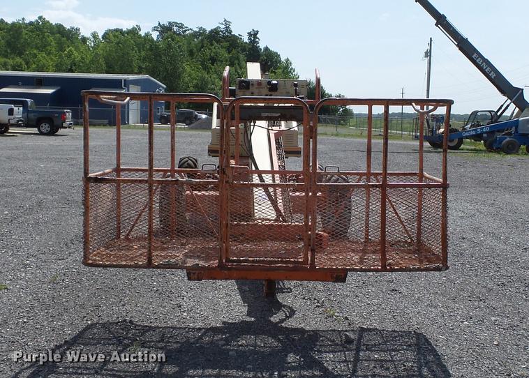image for item DB7116 2000 JLG 40H boom lift