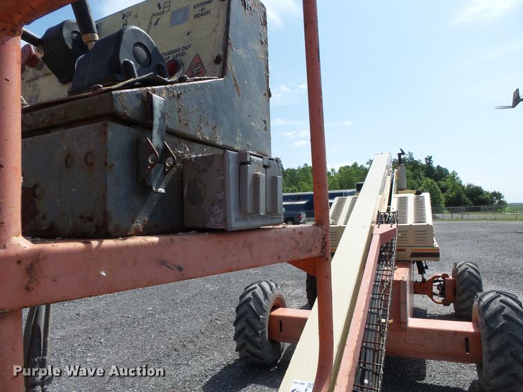 image for item DB7116 2000 JLG 40H boom lift