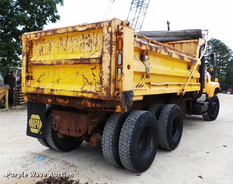 image for item DB7119 2002 International 2554 dump truck