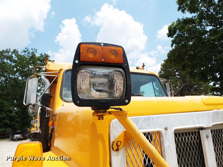 image for item DB7119 2002 International 2554 dump truck
