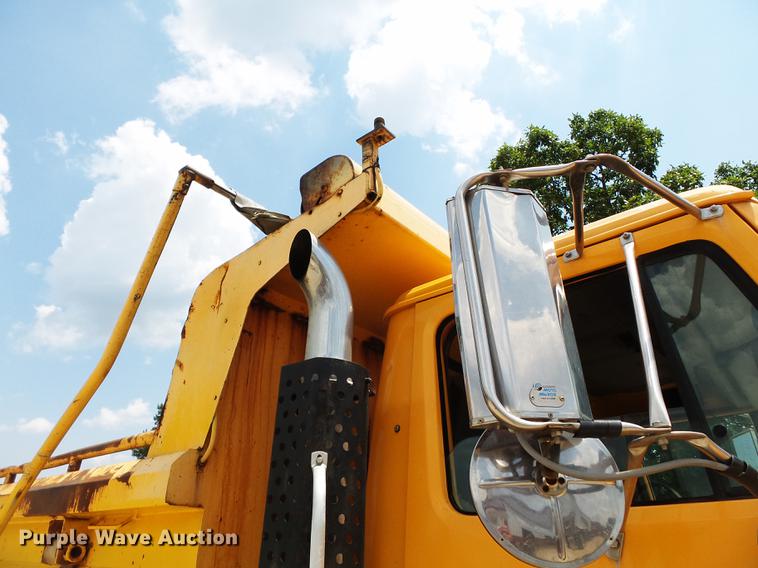 image for item DB7119 2002 International 2554 dump truck