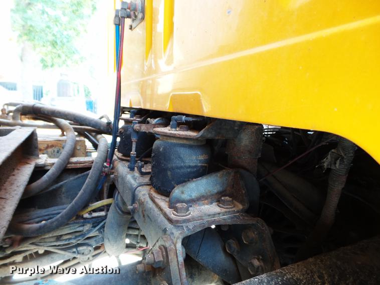 image for item DB7119 2002 International 2554 dump truck