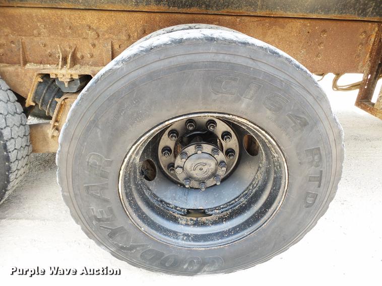 image for item DB7119 2002 International 2554 dump truck